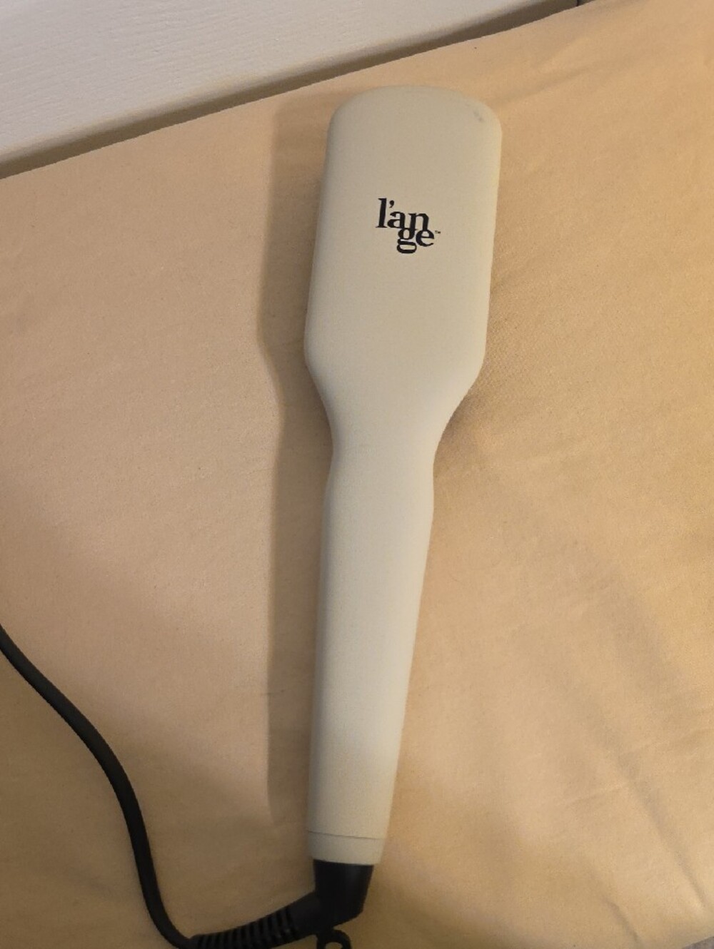 Lange White and Black Paddle Hair Straightening Brush - Picture 2 of 4
